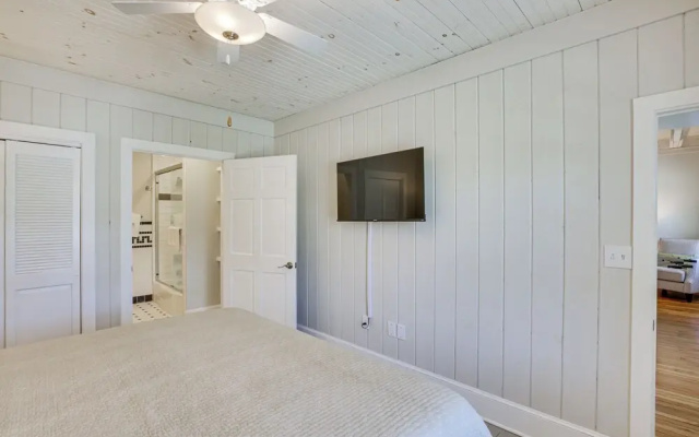 Walkable Main Street Blowing Rock Apartment!