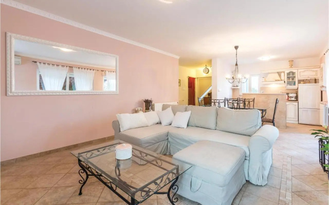 Four-Bedroom Holiday Home in Kastel Novi