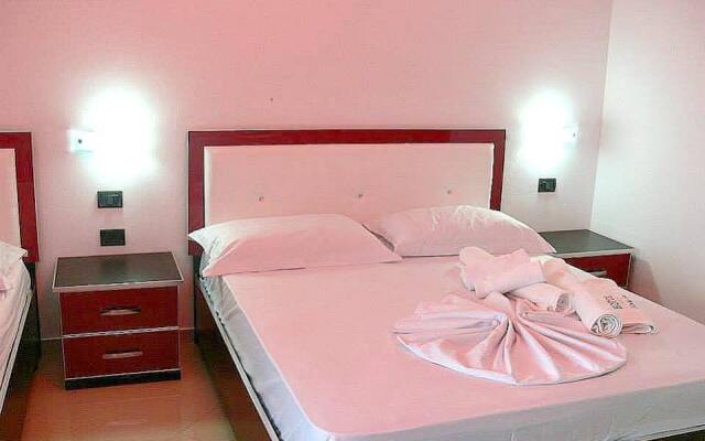 Hotel Holiday Velipoje