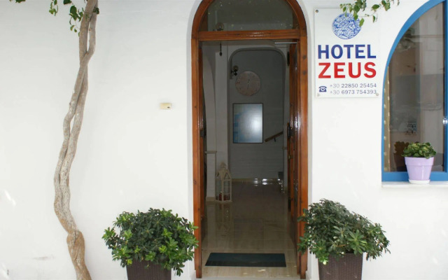 Zeus Hotel