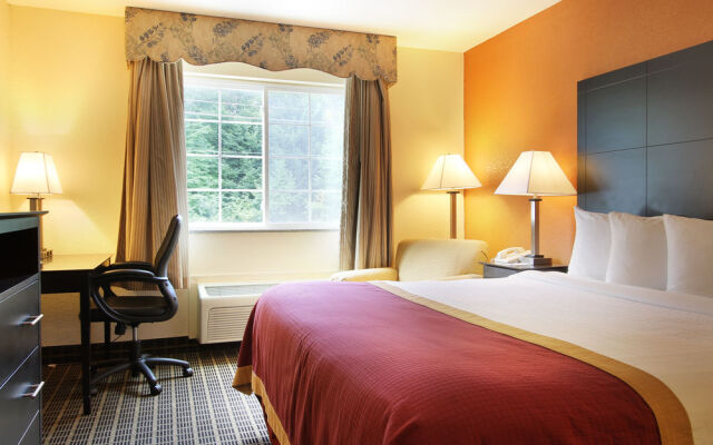 Baymont Inn & Suites Muskegon