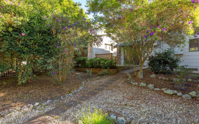 Shanti at Hyams Beach 4pm Check Out Sundays