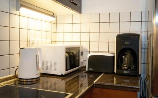 Charlotte Apartment Close to Opera