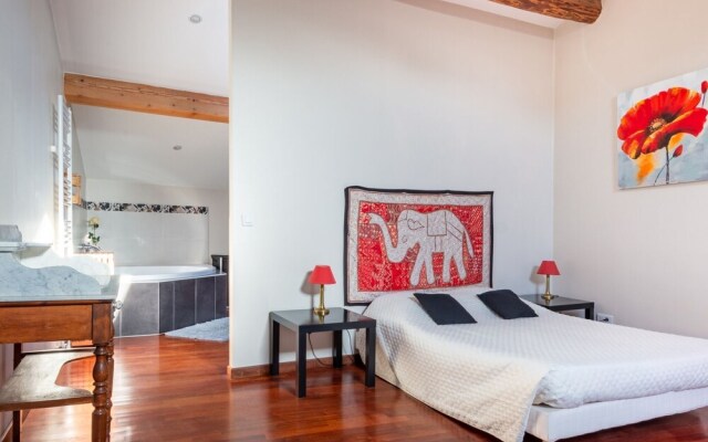 Elegant Holiday Home in Olonzac With Private Swimming Pool