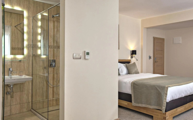 Hotel Aziza
