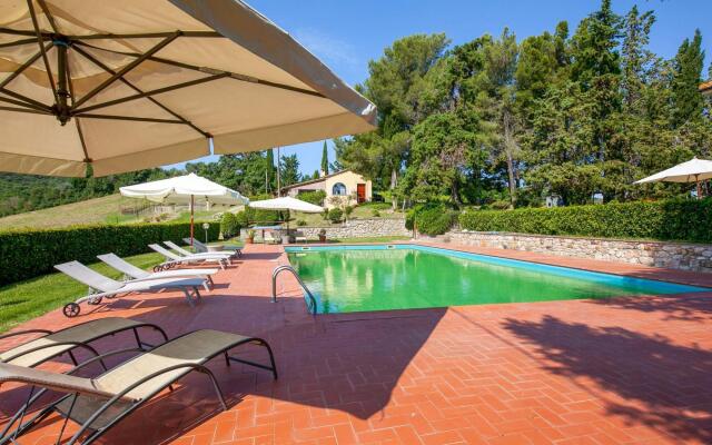 Elegant Holiday Home With Pool And Bubble Bath
