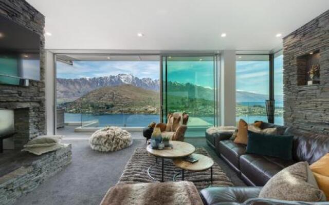 Remarkable Queenstown Lake House