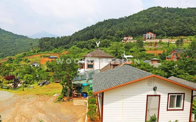 Gapyeong Cheongpyeong White Pension