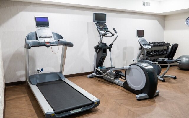 Holiday Inn Express & Suites Lake Forest by IHG