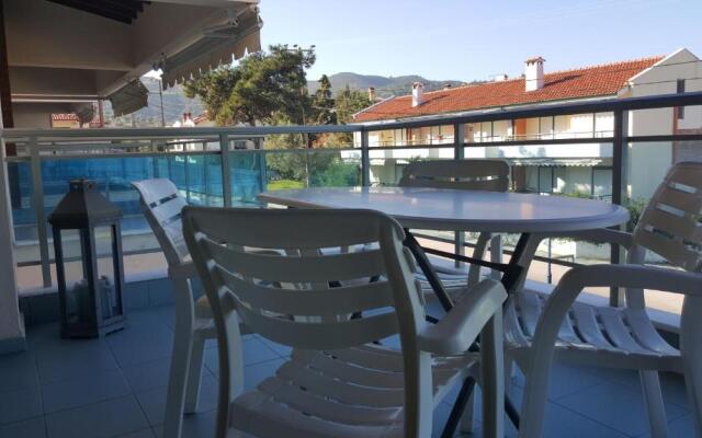 Bungalow White Apartments