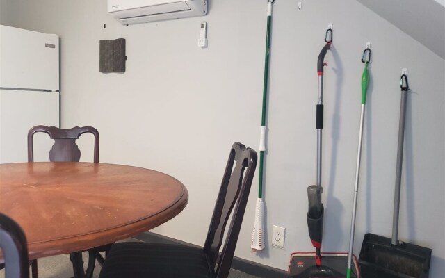 Apartment - 1064 College Street