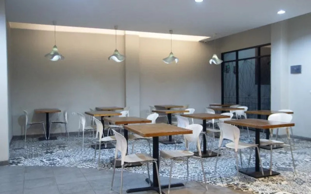 OYO 535 Cileunyi Residence