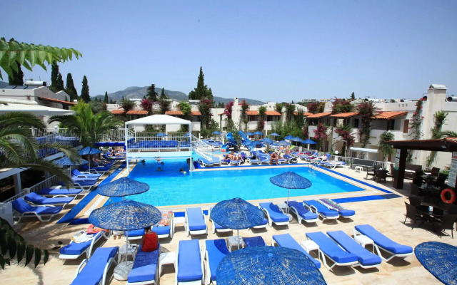 Summer in Garden Suites & Beach Hotel