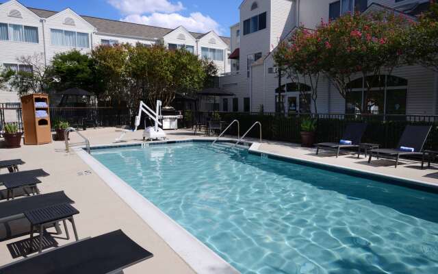 Hampton Inn & Suites North Dallas Central Expy