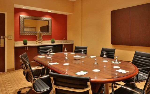 Courtyard Springfield Airport