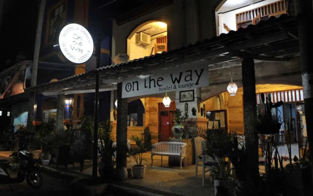 On The Way Hostel & Lounge