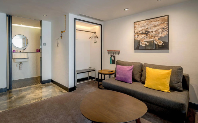 Attitude On Granville