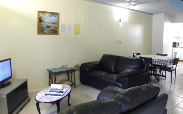 Townsville Seaside Apartments – Guest Rooms – The Strand
