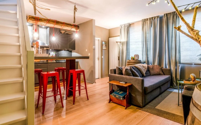 Lavish Holiday Home in Spaubeek with Turkish Steambath