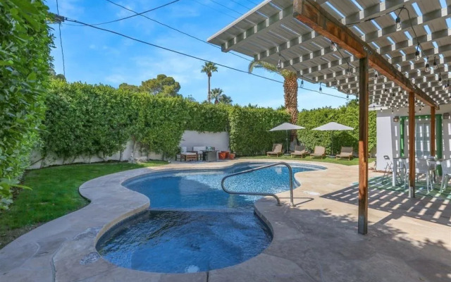 Petite Private Bungalow