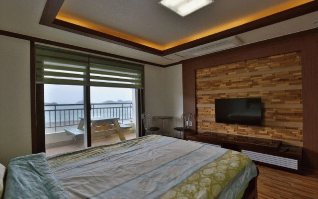 Geojedo Badamaru Pension