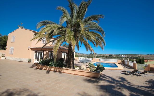 Finca Palacios - comfortable holiday accommodation in Benissa