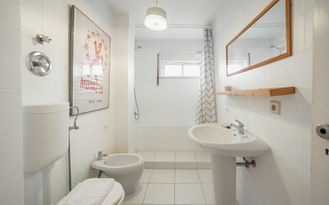 Sunny & Bright Duplex by Vacationy