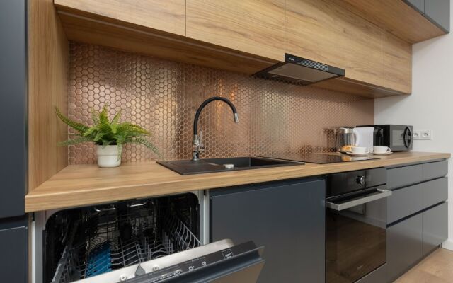 Trendy Apartment + Parking by Renters