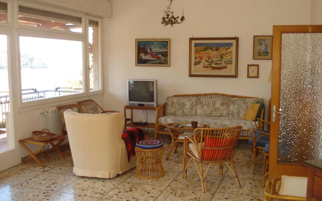 Apartment with a splendid view of the sea-Pianone