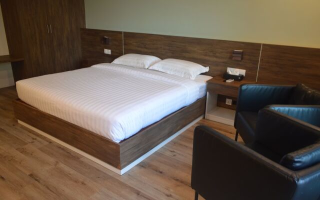 Airport Avenue Hotel