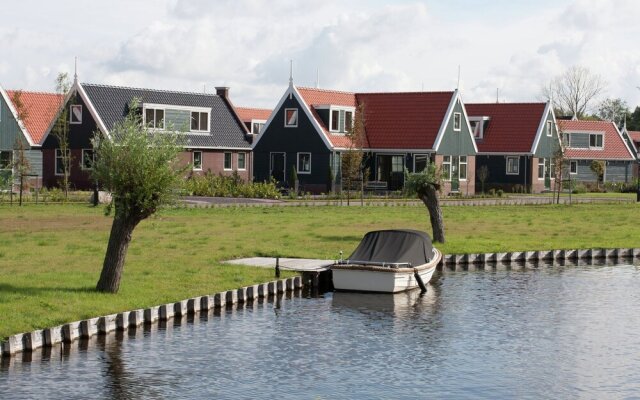 Holiday home built in Zaanse style, 15 km. from Alkmaar