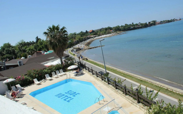 Side Beach Club Hotel