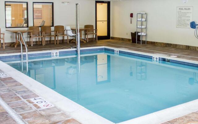 Comfort Suites