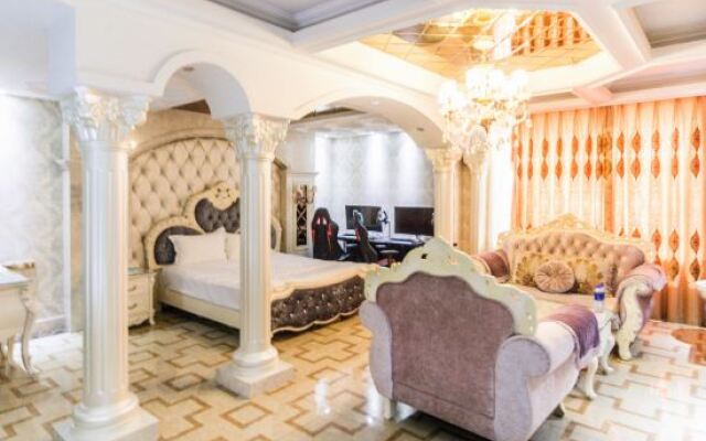 No.7 Theme Hotel