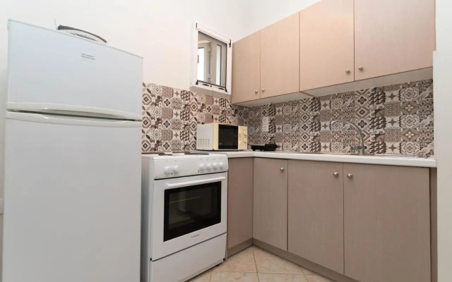 Dora's Apartments