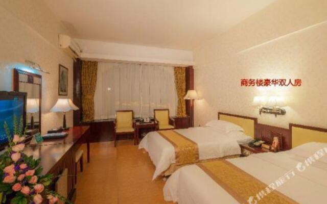 Xinyinzhan Hot Spring Holiday Resort