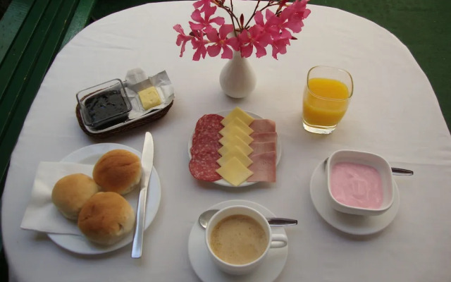 Hotel Las Flores