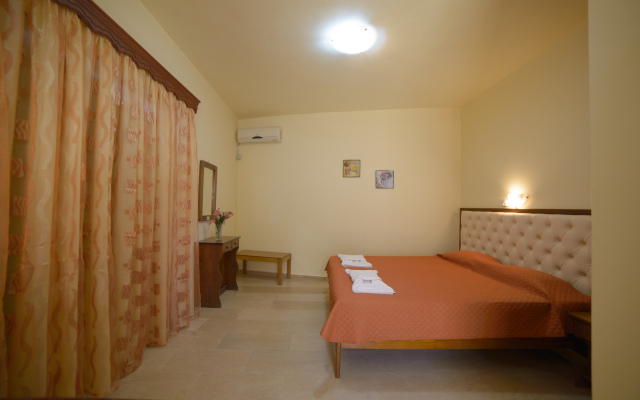 Toulas Apartments