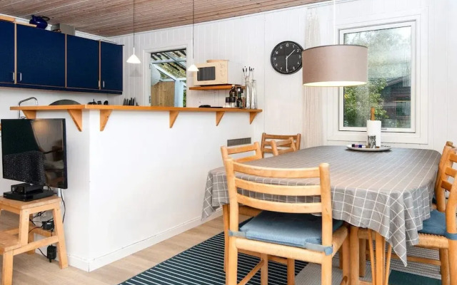 Sunny Hillside Cottage-by Traum