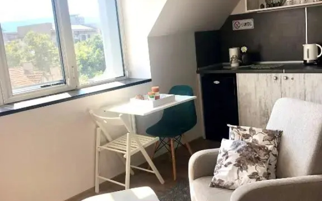 Gladstone Suites