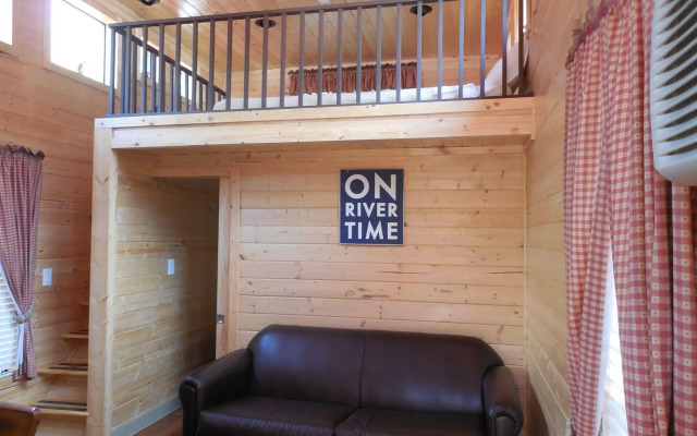 Snake River Cabin Village