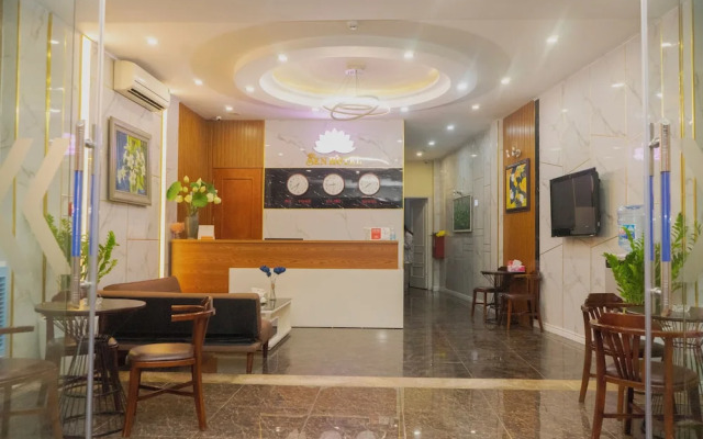 Sen Hotel My Dinh Song Da