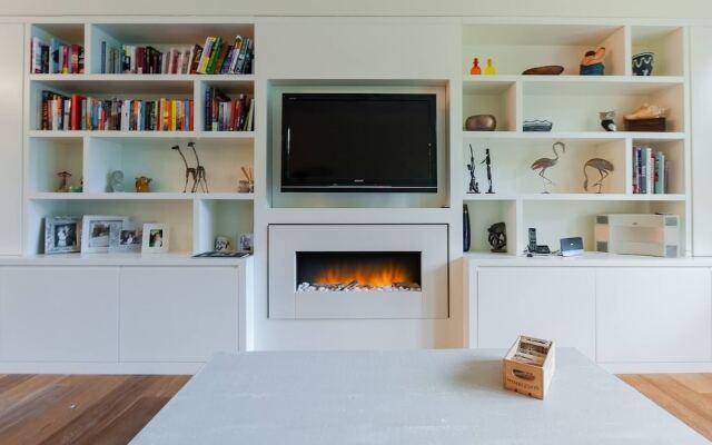 Luxury 2 bed Flat With Garden in Wimbledon