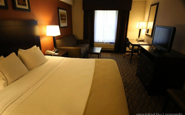Holiday Inn Express Hotel & Suites Danbury - I-84 by IHG