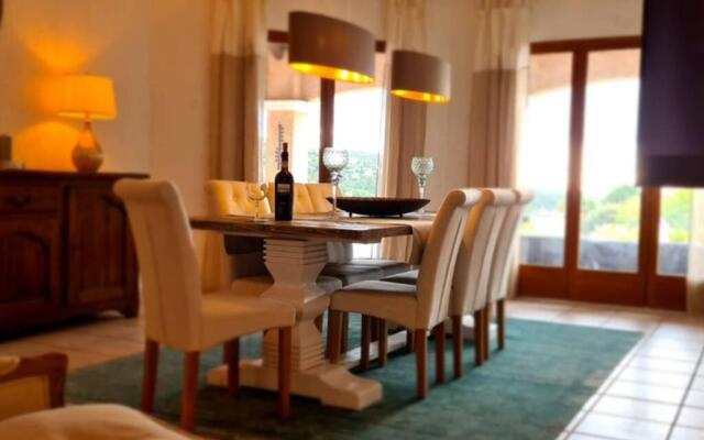 Ferienhaus Cristina mit Pool, Meerblick, familienfreundlich