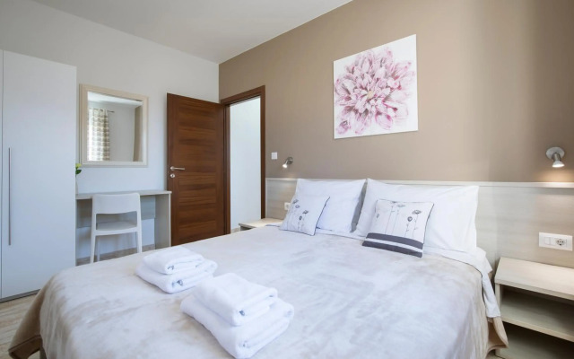 Nina Apart-hotel