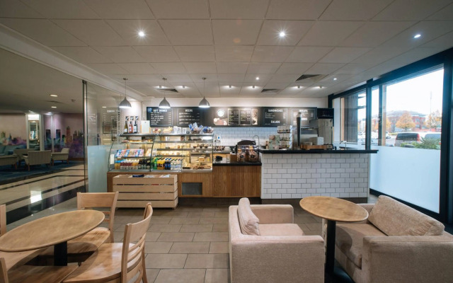 Renaissance London Heathrow Hotel