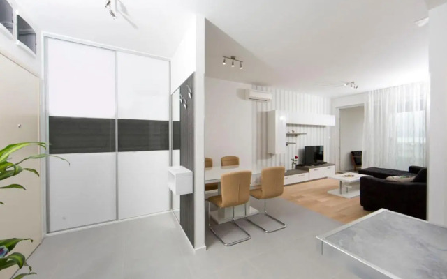 Apartment Ema