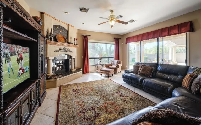 Valley View Villa - Private Pool - Hidden Bedroom