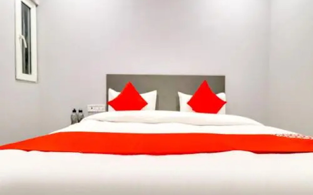 OYO 76766 Hotel Dream Palace